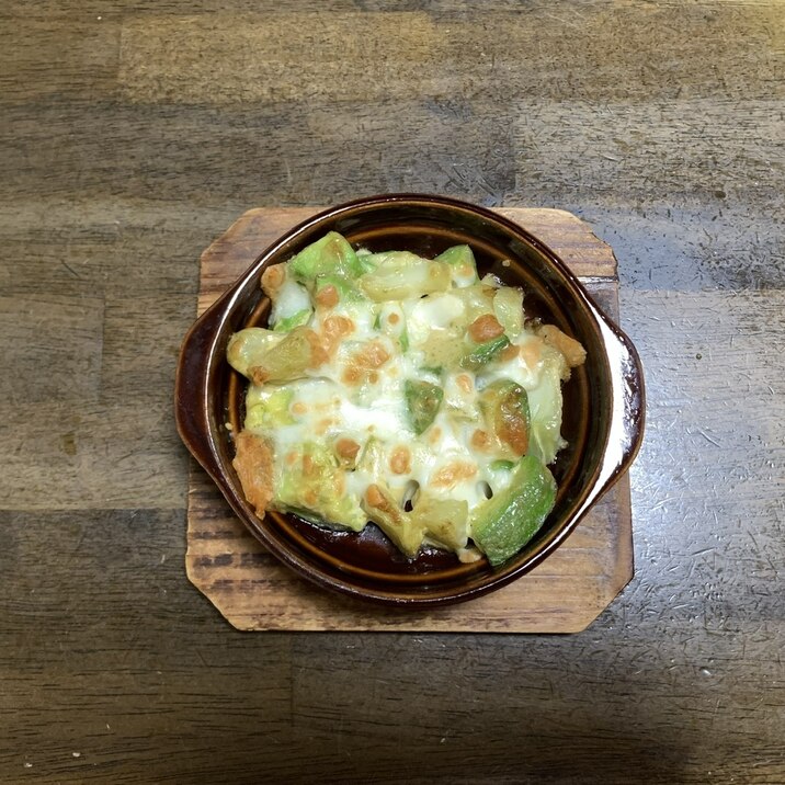 アボカドとブロッコリーのマヨチーズ焼き
